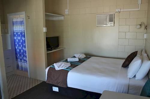 Windsor Hotel Motel Далби Екстериор снимка